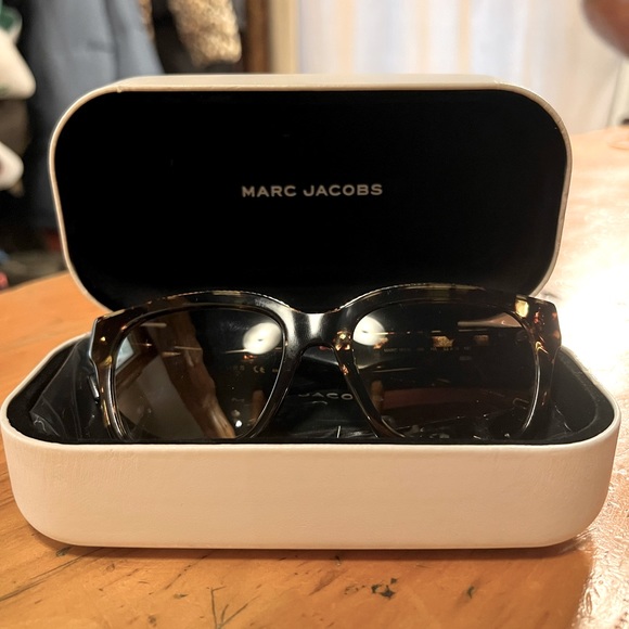 Brand New Marc Jacobs Sunglasses - Marc 163/S with white case, pouch, and cloth - Picture 3 of 9